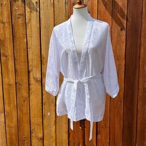 Vintage Sabrina Mervyn’s White Short Robe